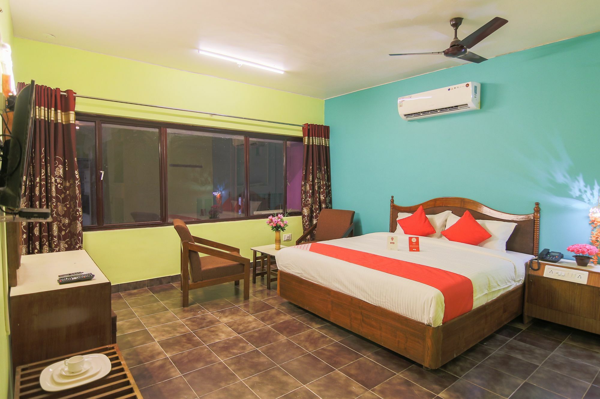 Oyo 10709 Hotel Sbt Visakhapatnam Buitenkant foto