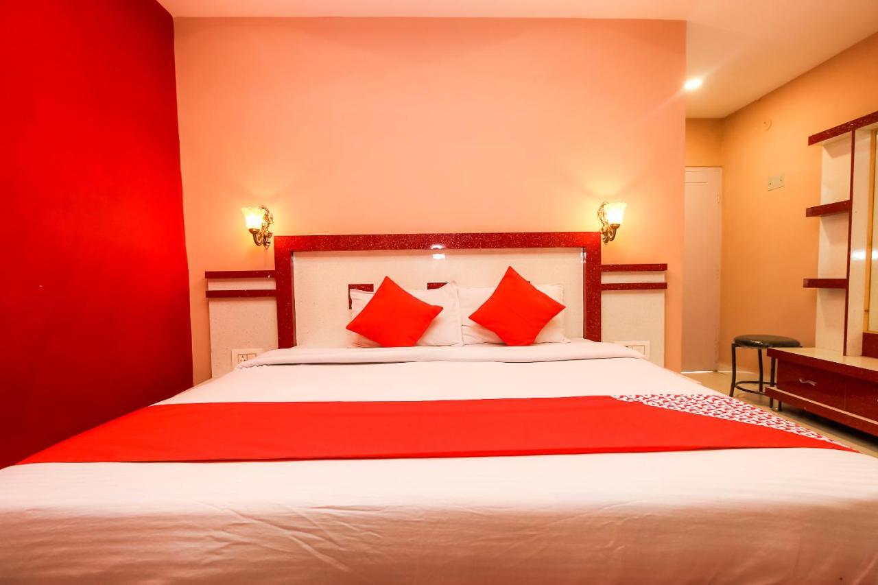 Oyo 10709 Hotel Sbt Visakhapatnam Buitenkant foto