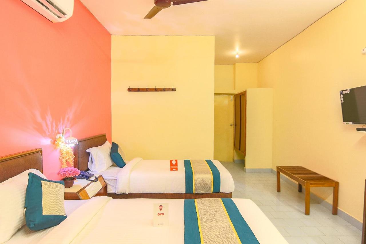 Oyo 10709 Hotel Sbt Visakhapatnam Buitenkant foto