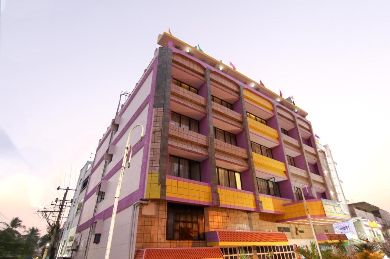 Oyo 10709 Hotel Sbt Visakhapatnam Buitenkant foto