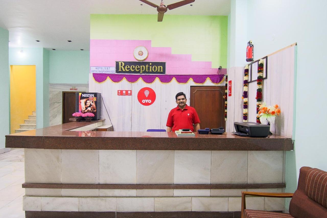 Oyo 10709 Hotel Sbt Visakhapatnam Buitenkant foto